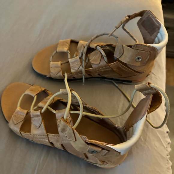 Sorrel lace up sandals size 8 - Picture 2 of 4